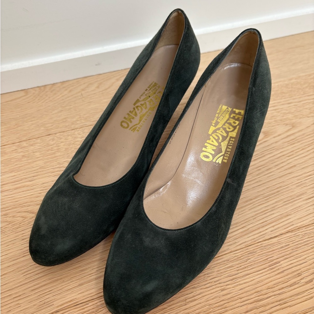 Vintage Salvatore Ferragamo Forest Green Suede Kitten heels